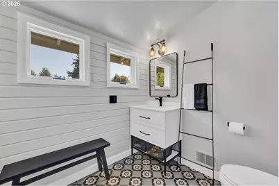 850 E Beacon Dr, Eugene, OR 97404 - Photo 19