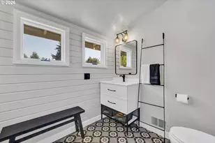 850 E Beacon Dr, Eugene, OR 97404 - Photo 19