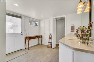 850 E Beacon Dr, Eugene, OR 97404 - Photo 27