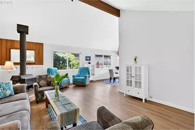 645 Smith Dr, Woodburn, OR 97071 - Photo 3