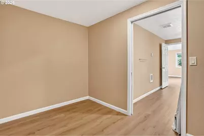 645 Smith Dr, Woodburn, OR 97071 - Photo 27