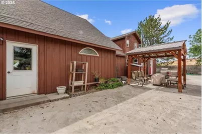 18122 Hulden Ln, Arlington, OR 97812 - Photo 9