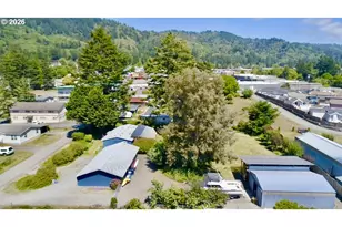97818 Hanscam Ln, Brookings, OR 97415 - Photo 9