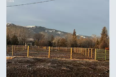 1025 SE Florence Ave, Enterprise, OR 97828 - Photo 1