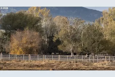 1025 SE Florence Ave, Enterprise, OR 97828 - Photo 5