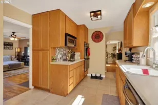 121 W 10th St, The Dalles, OR 97058 - Photo 13