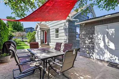 121 W 10th St, The Dalles, OR 97058 - Photo 39
