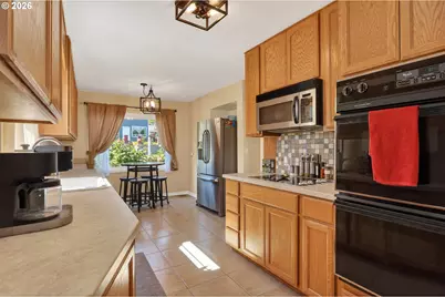 121 W 10th St, The Dalles, OR 97058 - Photo 15