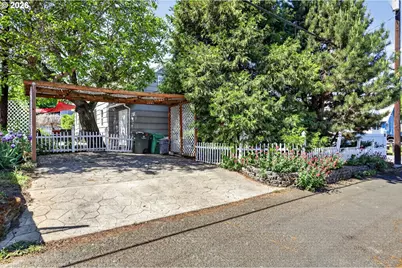 121 W 10th St, The Dalles, OR 97058 - Photo 5