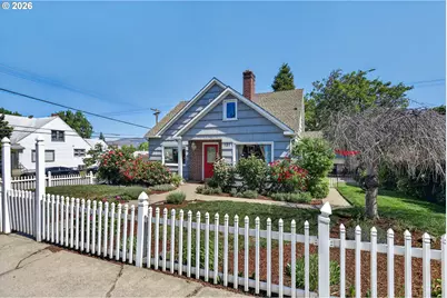 121 W 10th St, The Dalles, OR 97058 - Photo 1