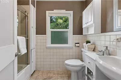 121 W 10th St, The Dalles, OR 97058 - Photo 21