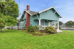 906 C St, Myrtle Point, OR 97458 - Photo 3