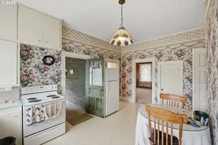 906 C St, Myrtle Point, OR 97458 - Photo 21