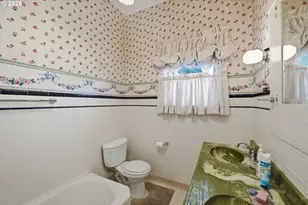 906 C St, Myrtle Point, OR 97458 - Photo 25