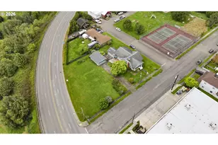906 C St, Myrtle Point, OR 97458 - Photo 5