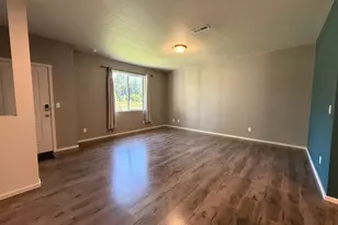 2123 SE 19th St, Gresham, OR 97080 - Photo 3