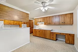 236 Greenvale Dr, Springfield, OR 97477 - Photo 9