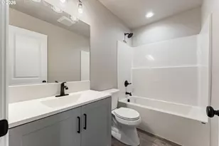 5373 Faith Ave, Salem, OR 97305 - Photo 9