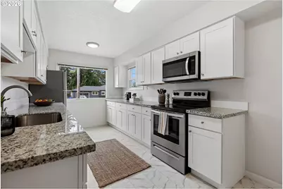 4426 NE 38th Ave, Portland, OR 97211 - Photo 9