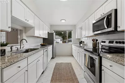 4426 NE 38th Ave, Portland, OR 97211 - Photo 11