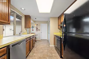 10440 SW Greenleaf Terrace, Tigard, OR 97224 - Photo 13