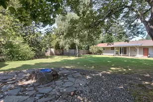 1728 NE 19th St, McMinnville, OR 97128 - Photo 39