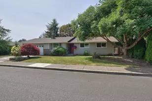 1728 NE 19th St, McMinnville, OR 97128 - Photo 1