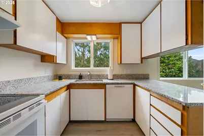 1009/1011 Grove Ave #1009-11, Tillamook, OR 97141 - Photo 11