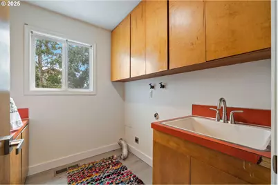 1009/1011 Grove Ave #1009-11, Tillamook, OR 97141 - Photo 13