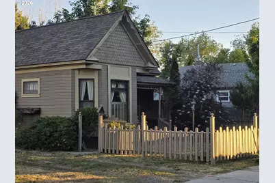 1739 Madison St, Baker City, OR 97814 - Photo 3