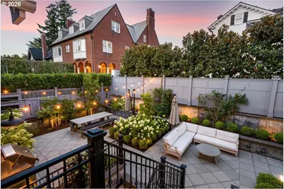 2023 SW Montgomery Dr, Portland, OR 97201 - Photo 41