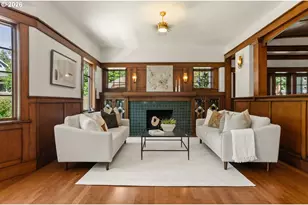 2023 SW Montgomery Dr, Portland, OR 97201 - Photo 3