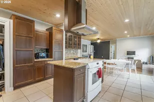 32717 NE 94th St, Camas, WA 98607 - Photo 7