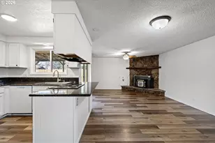 422 S 49th Pl, Springfield, OR 97478 - Photo 7