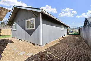 422 S 49th Pl, Springfield, OR 97478 - Photo 27