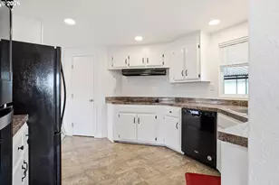 1199 N Terry St, Eugene, OR 97402 - Photo 15