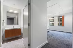 841 S Gaines St, Portland, OR 97239 - Photo 21