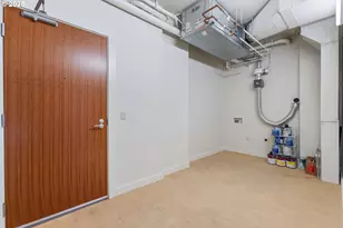 841 S Gaines St, Portland, OR 97239 - Photo 23
