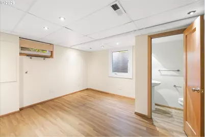 221 SW Texas St, Portland, OR 97219 - Photo 37