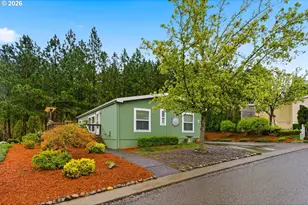 10400 SE Cook Ct, Milwaukie, OR 97222 - Photo 3