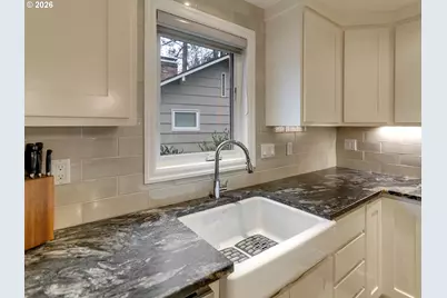 11940 SW Faircrest St, Portland, OR 97225 - Photo 11