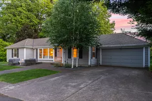 8120 SW Maple Dr, Portland, OR 97225 - Photo 3