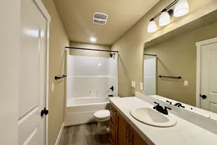 12086 SE Harold St, Portland, OR 97266 - Photo 15