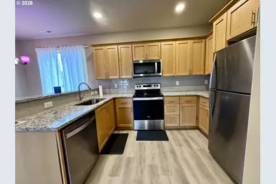 12086 SE Harold St #6, Portland, OR 97266 - Photo 9