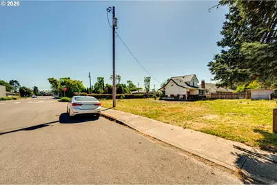 512 Davidson Ave, Woodland, WA 98674 - Photo 9