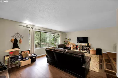910 E 43rd Ave, Eugene, OR 97405 - Photo 9