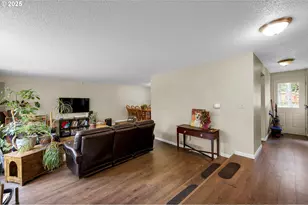 910 E 43rd Ave, Eugene, OR 97405 - Photo 7