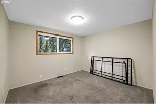 910 E 43rd Ave, Eugene, OR 97405 - Photo 23