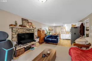 910 E 43rd Ave, Eugene, OR 97405 - Photo 33