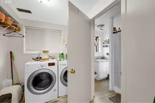 910 E 43rd Ave, Eugene, OR 97405 - Photo 27